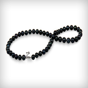 Freshwater-pearl-necklace-and-earrings-set-med-1
